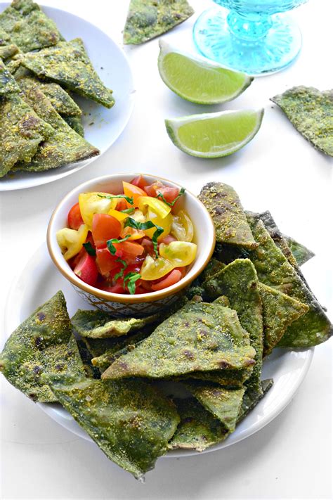 How many protein are in spinach tortilla chips - calories, carbs, nutrition